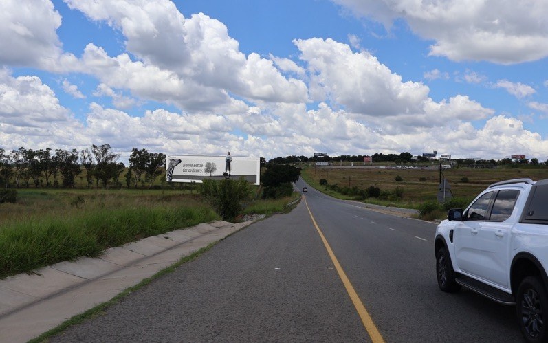 LANSERIA ASHENTI ROAD ENTRY — Wall wrap in Lanseria