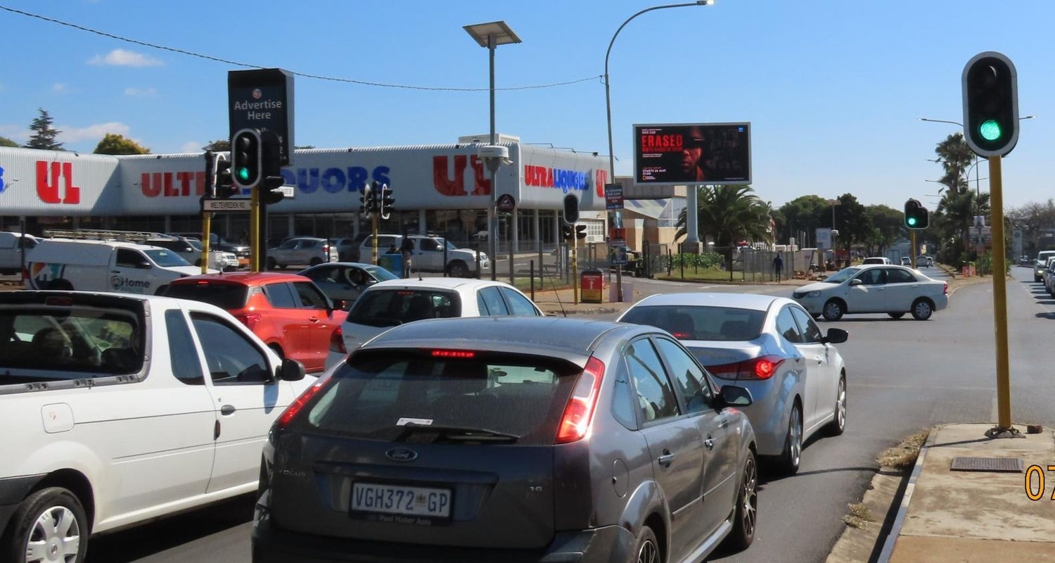 Beyers Naudé | Cresta Mall — Digital billboard in Johannesburg