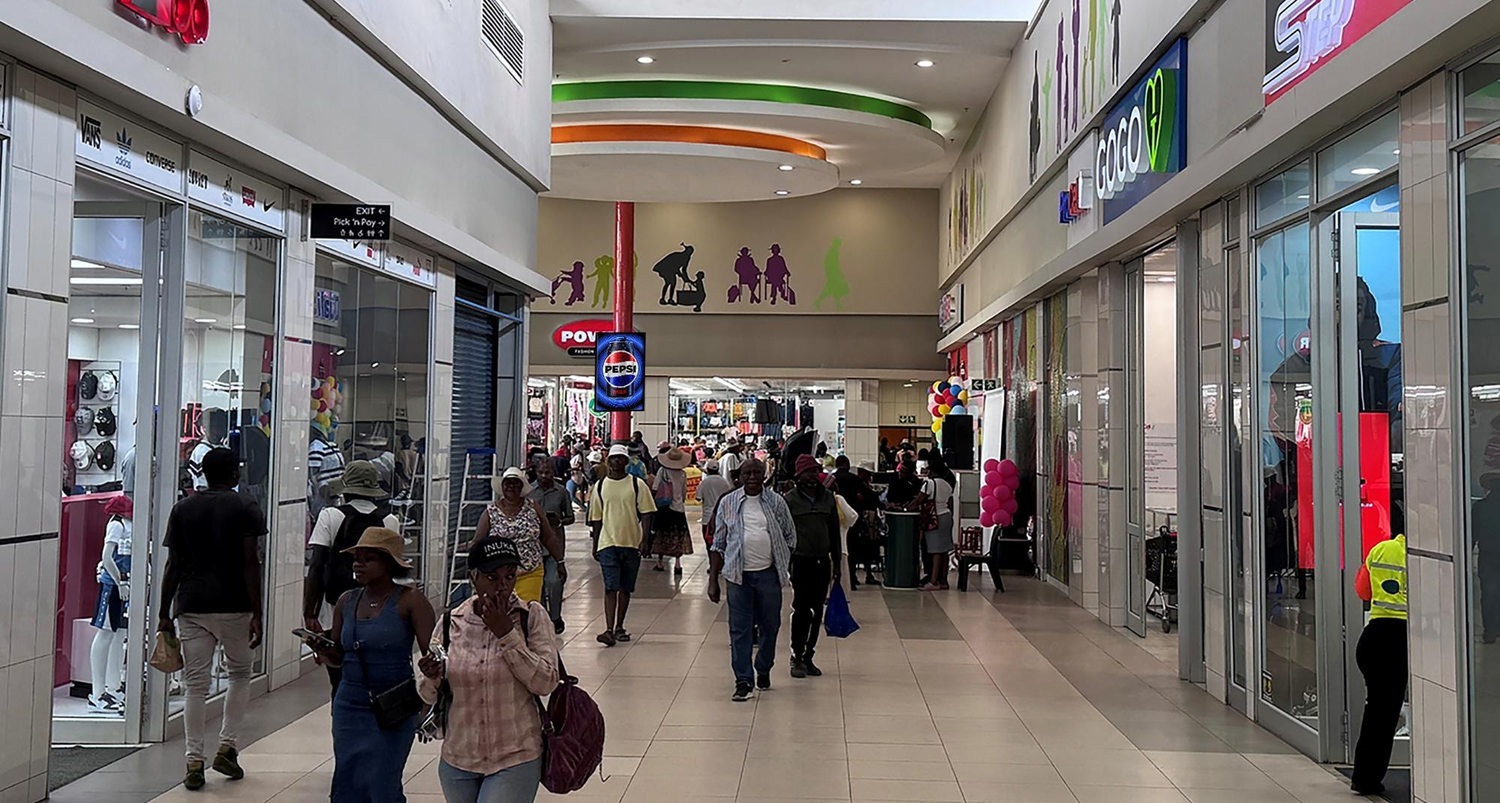 Evaton Mall — Digital billboard in Emfuleni